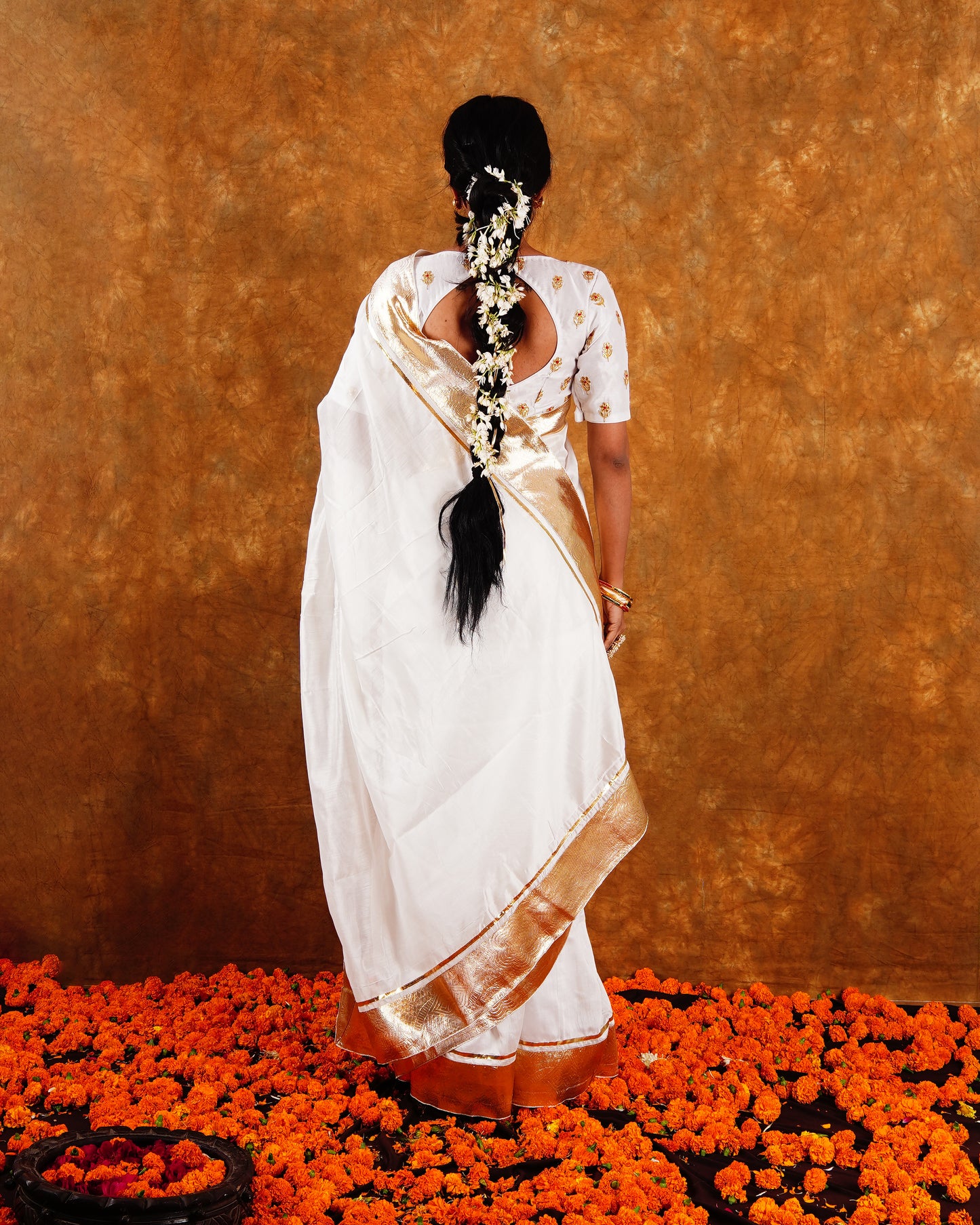 CHAMKEELI SAREE - OFF WHITE