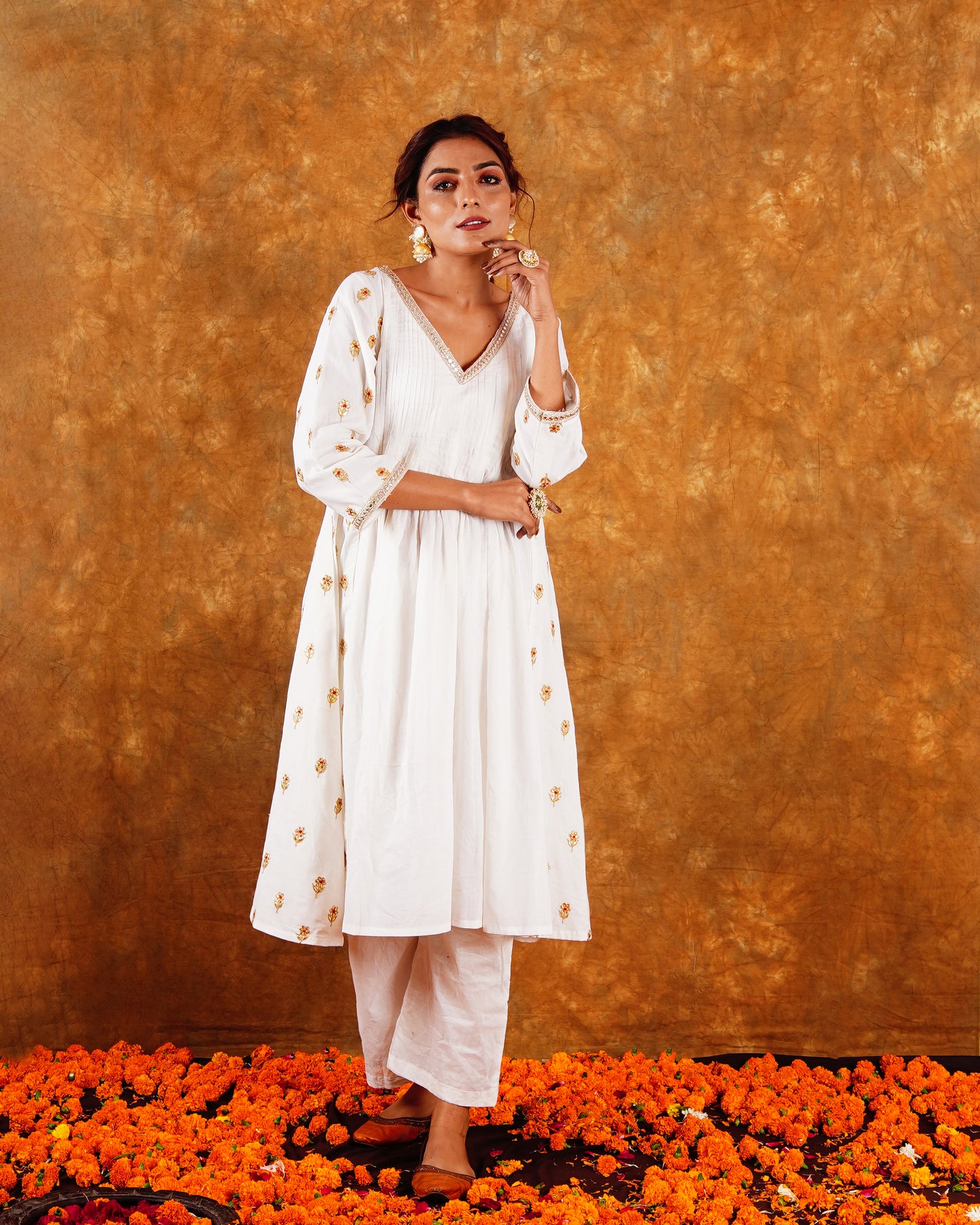 CHAMKEELI KURTI SET - OFF WHITE