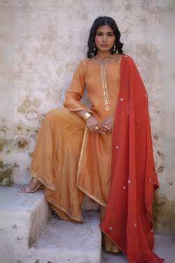 Meera Kurta Set - Dessert Gold